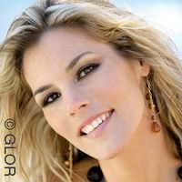 Jennifer Paige, Sängerin (USA), im Interview mit YaaCool