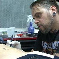 Tätowierung - so wird ein Tattoo gestochen (Video)